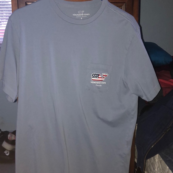 Vineyard Vines Other - Never worn vineyard vines Florida shirt 20$